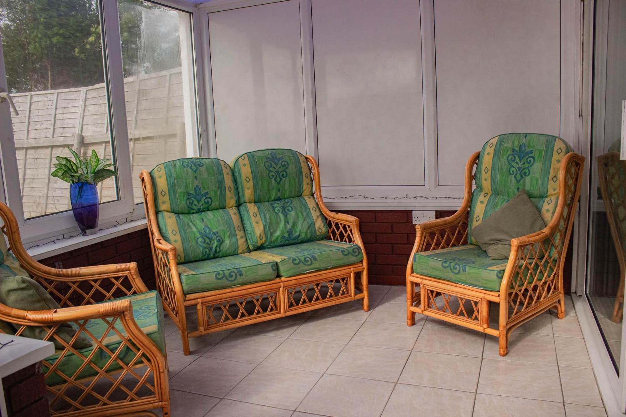 Дом отдыха 3-bedroom - Close To M4 & Private Off-road Parking