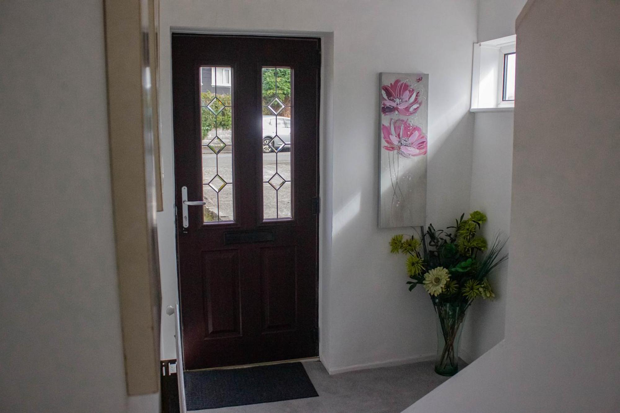 Дом отдыха 3-bedroom - Close To M4 & Private Off-road Parking *